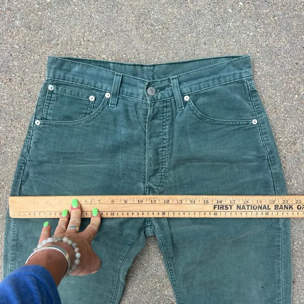 Vintage Y2K Levi’s 551 Button Fly Original Fit Straight Leg Green Corduroy 31x34